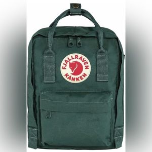 Fjallraven Classic Kanken Backpack 16L forest green